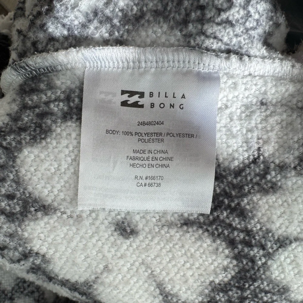 Billabong Warmed Up Floral Fleece Shacket sz Large in Black and White Flower - Picture 6 of 9